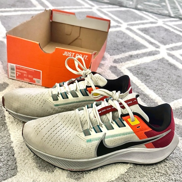 Nike Air Zoom Pegasus 38 Running Shoes Sail/Black-White-Gym Red Size 7.5